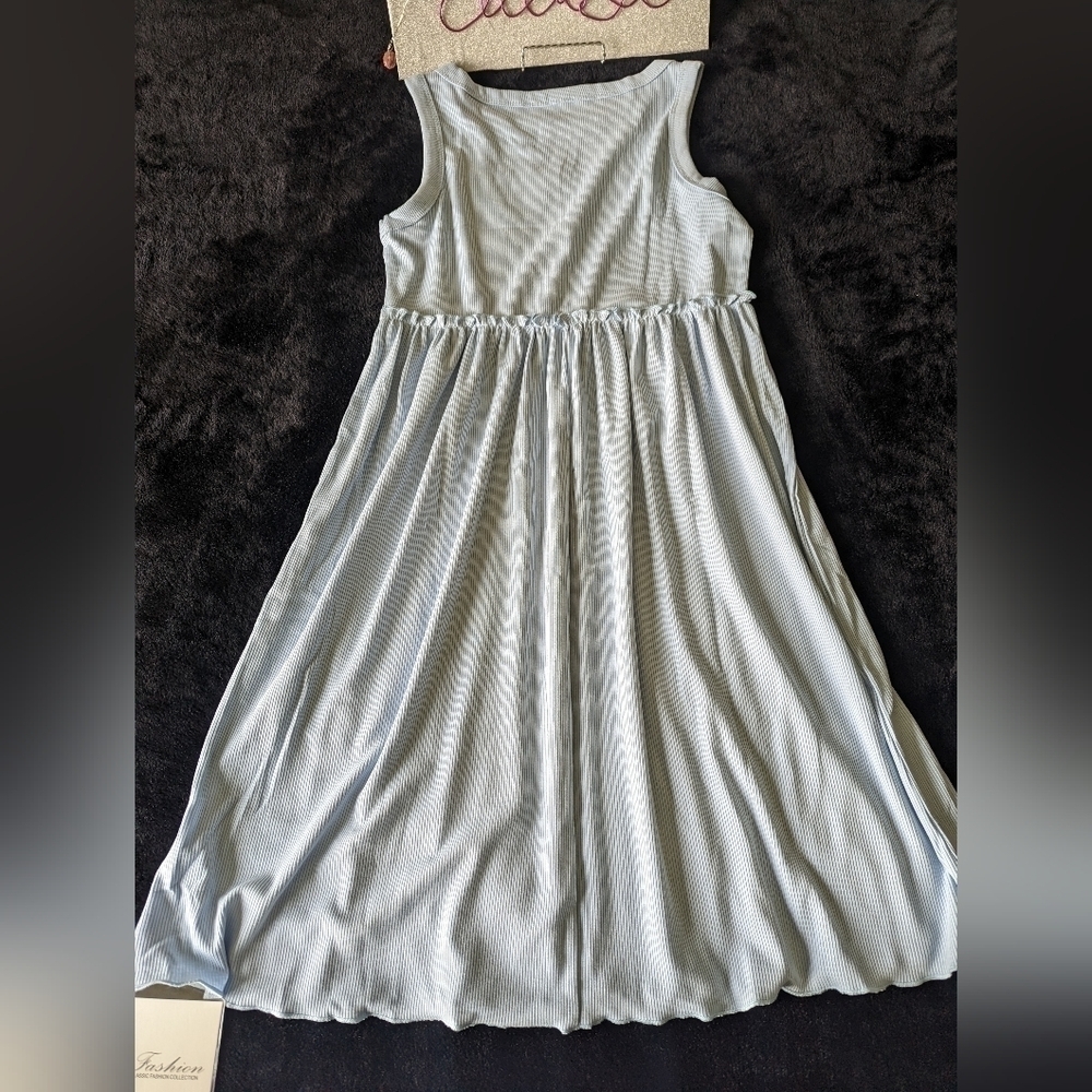 Sleeveless Dress - Picture 6 of 8